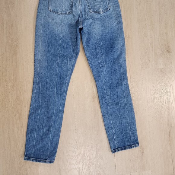 Abercrombie & Fitch high rise mom jeans - Picture 3 of 3